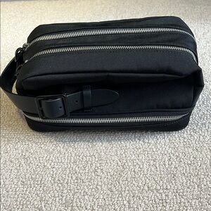 Steven Alan Mens Black Dobb Kit with Durable Material and Multiple Compartments